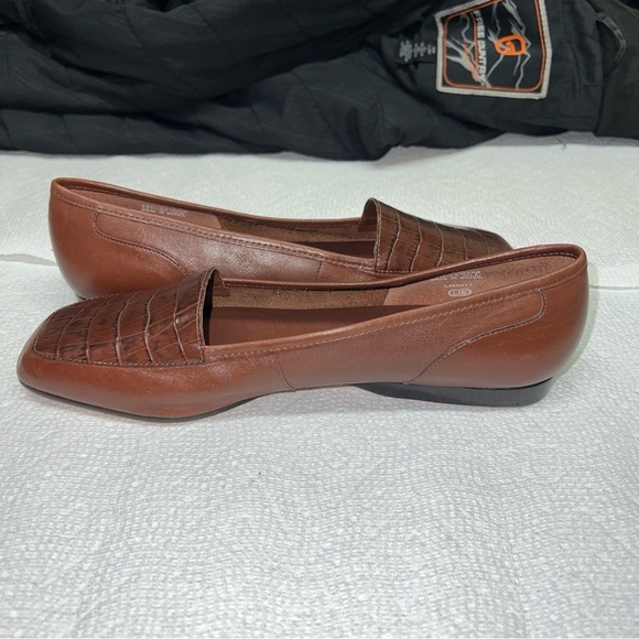 Enzo Angiolini Women’s Liberty Brown Leather Crocodile Pattern Loafers 8 1/2M - Picture 7 of 11